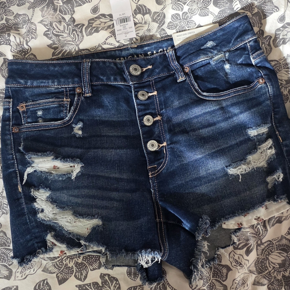 New American Eagle Distressed High Rise Shorts size 12
